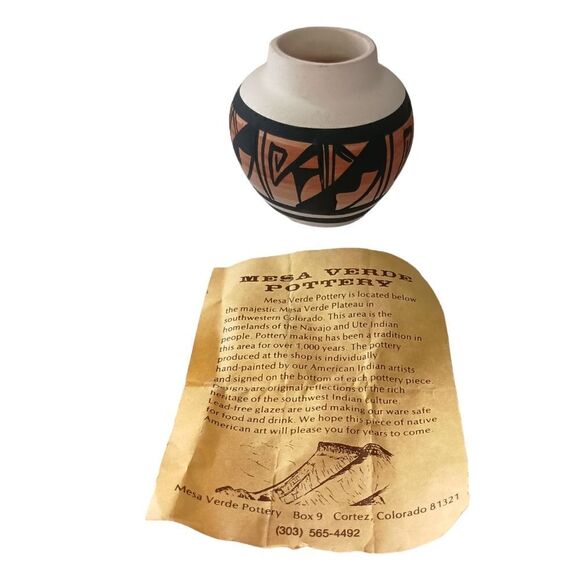 Navajo Pottery Bud Vase Native American Southwest Handpainted Signed Kanuho Vtg. - Picture 2 of 13